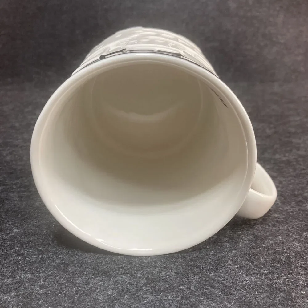 Starbucks Hsinchu‎ 2013 Relief 3D Coffee Tea Cup Mug 16 oz City Skyline Black
